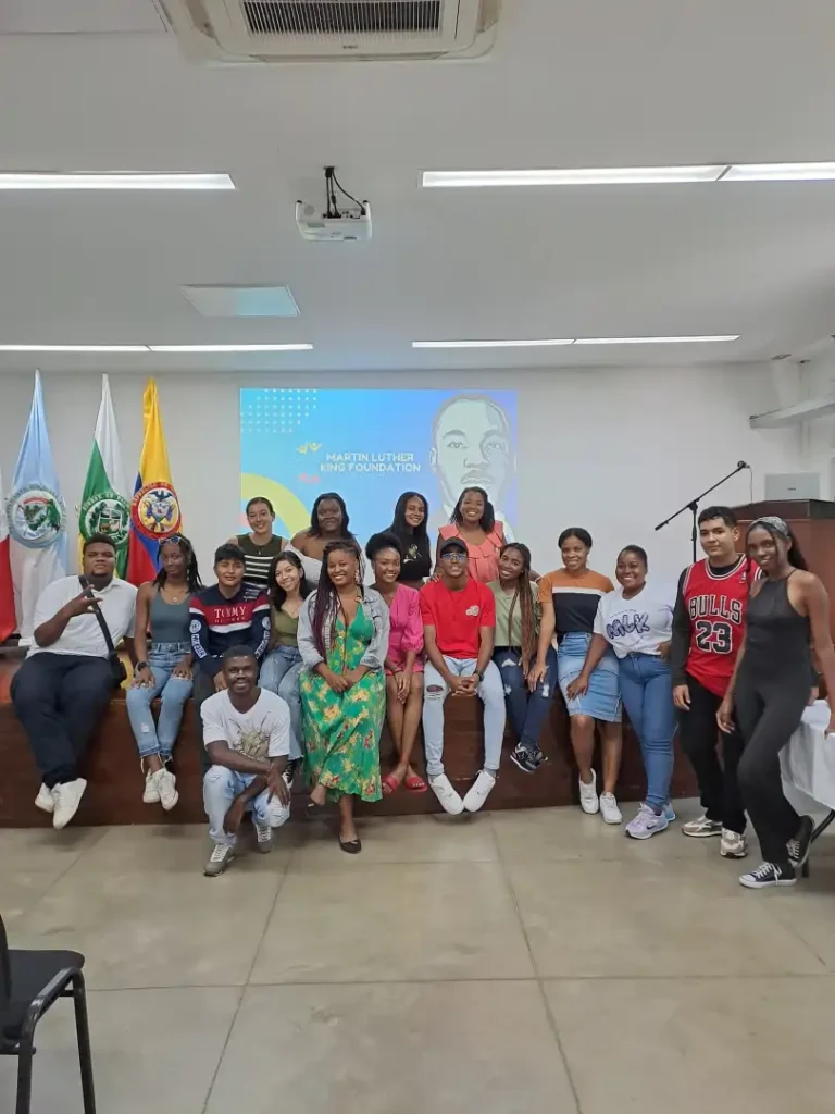 Presentación de artículos científicos en foros ambientales.